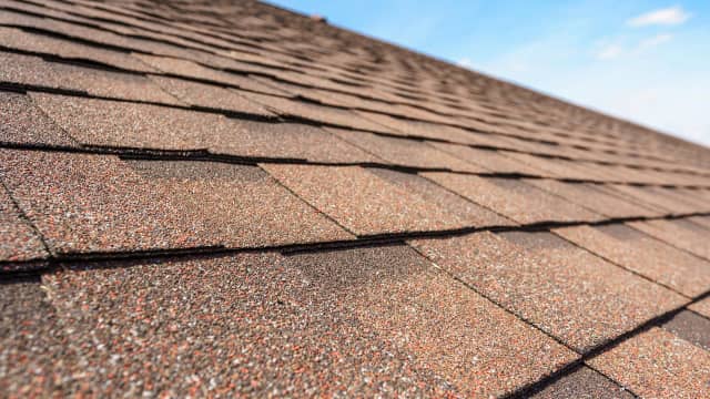 Types of asphalt roof shingles for solar projects