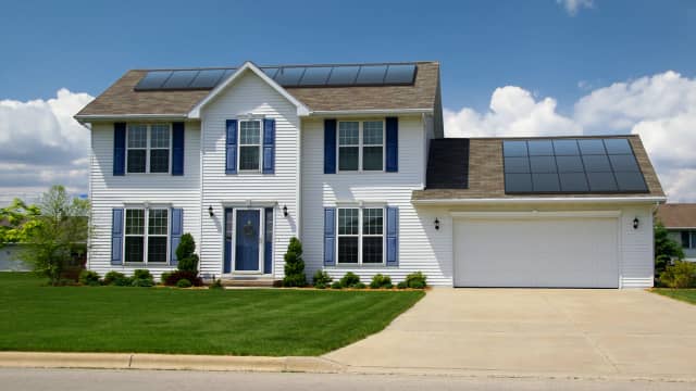 Do solar panels increase home value? What sellers should know